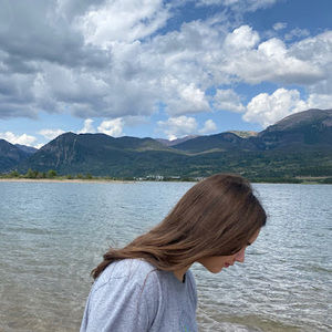 Meet your Posher, Becca